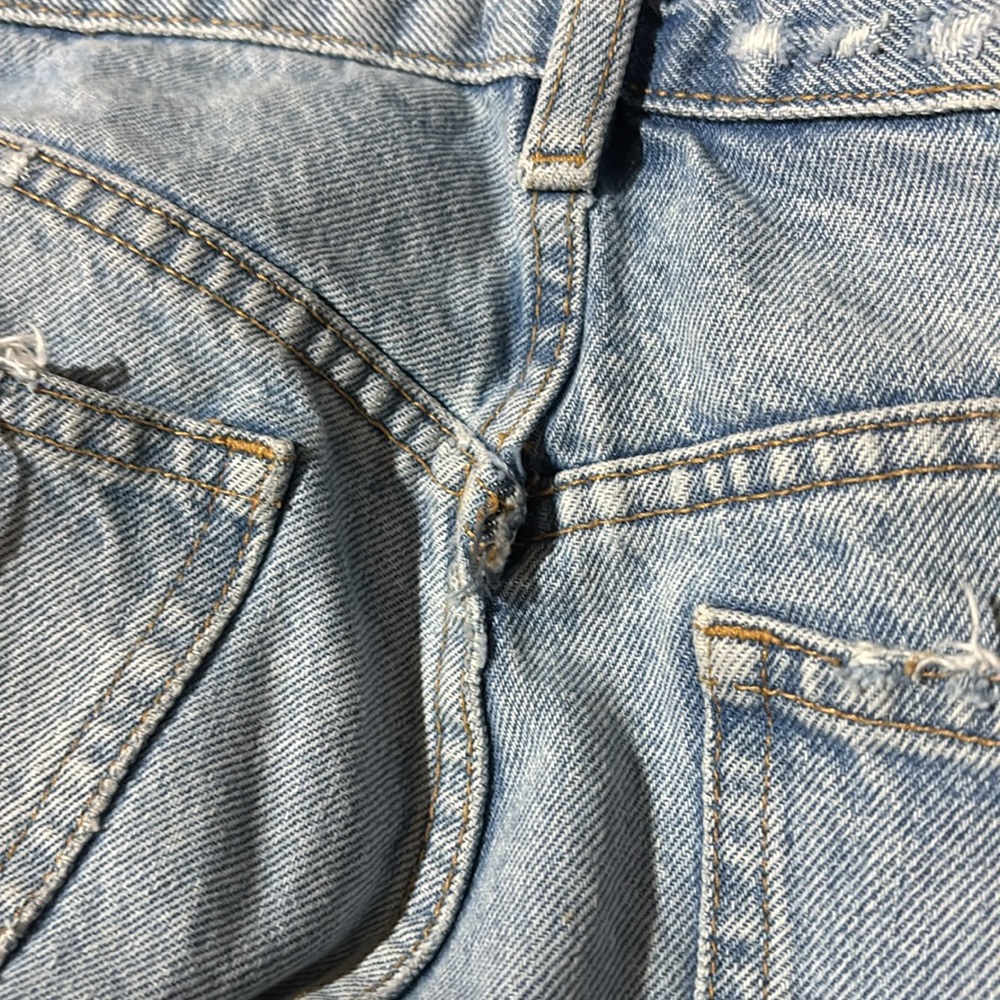 Zara Denim Jeans, Light Wash,  Relaxed, Factory Distressed, High Wasted, US 4 - Picture 5 of 5